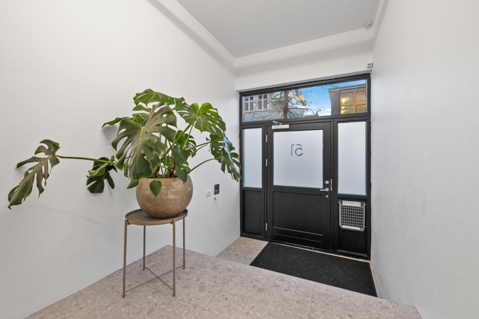 Penthouse Apt On The Shopping Street-Free Parking Ρέυκιαβικ Εξωτερικό φωτογραφία